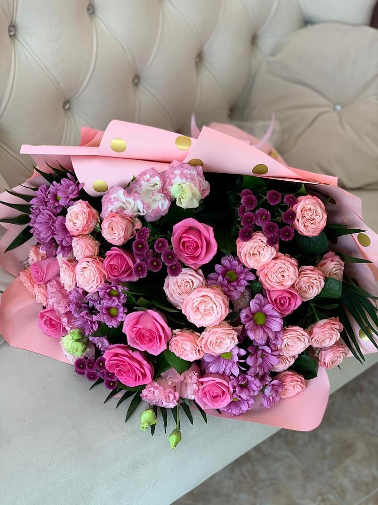 Букет цветов из: Хризантемы, Розы и Лизиантусы в Подхожее