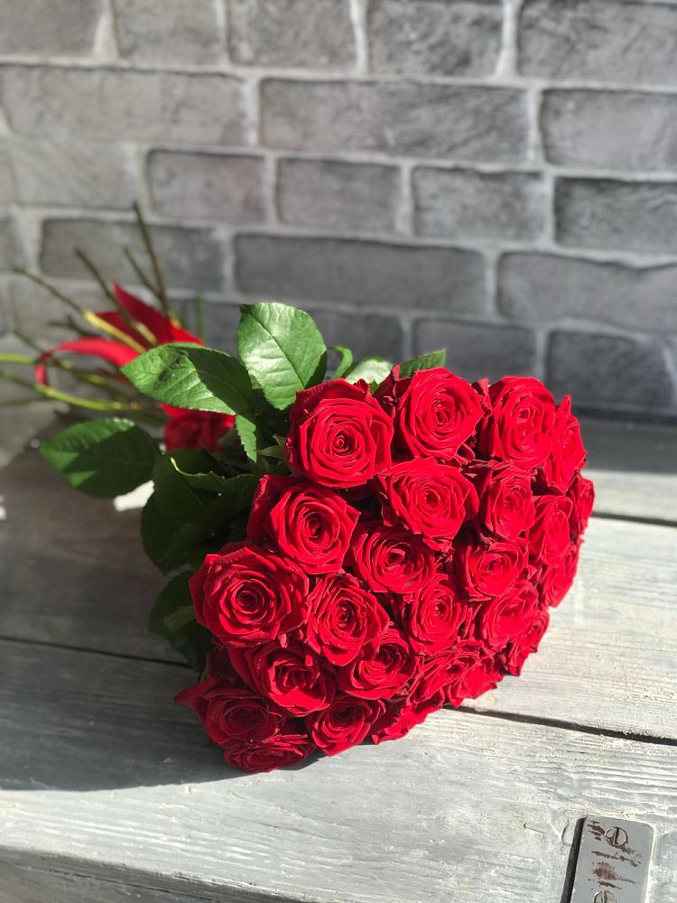 Букет Красные розы Фридом в Подхожее