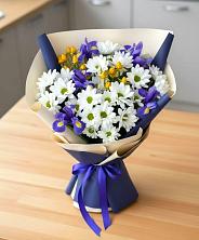 Букет цветов из:  Розы, Ирисы и Хризантемы в Подхожее