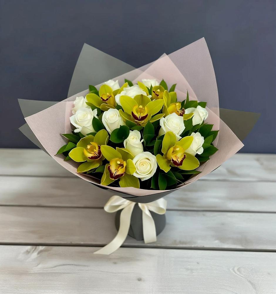 Букет цветов из: Орхидеи и Розы в Подхожее