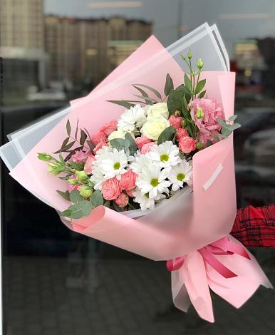 Букет цветов из: Розы, Лизиантусы и Хризантемы в Подхожее