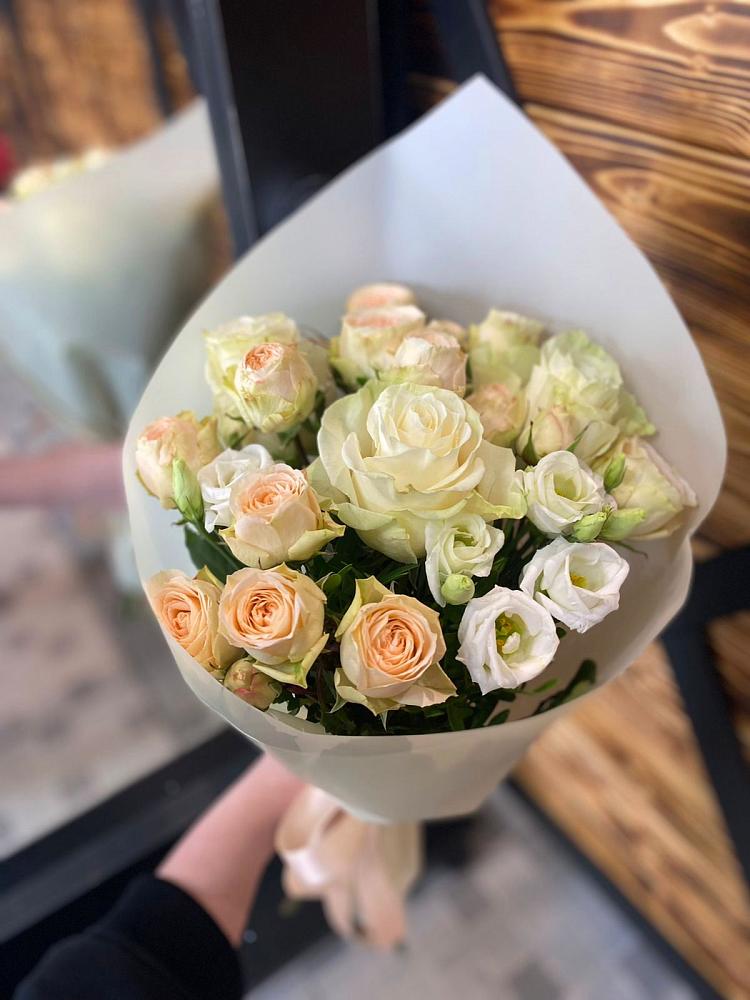 Букет цветов из: Розы и Лизиантусы в Подхожее